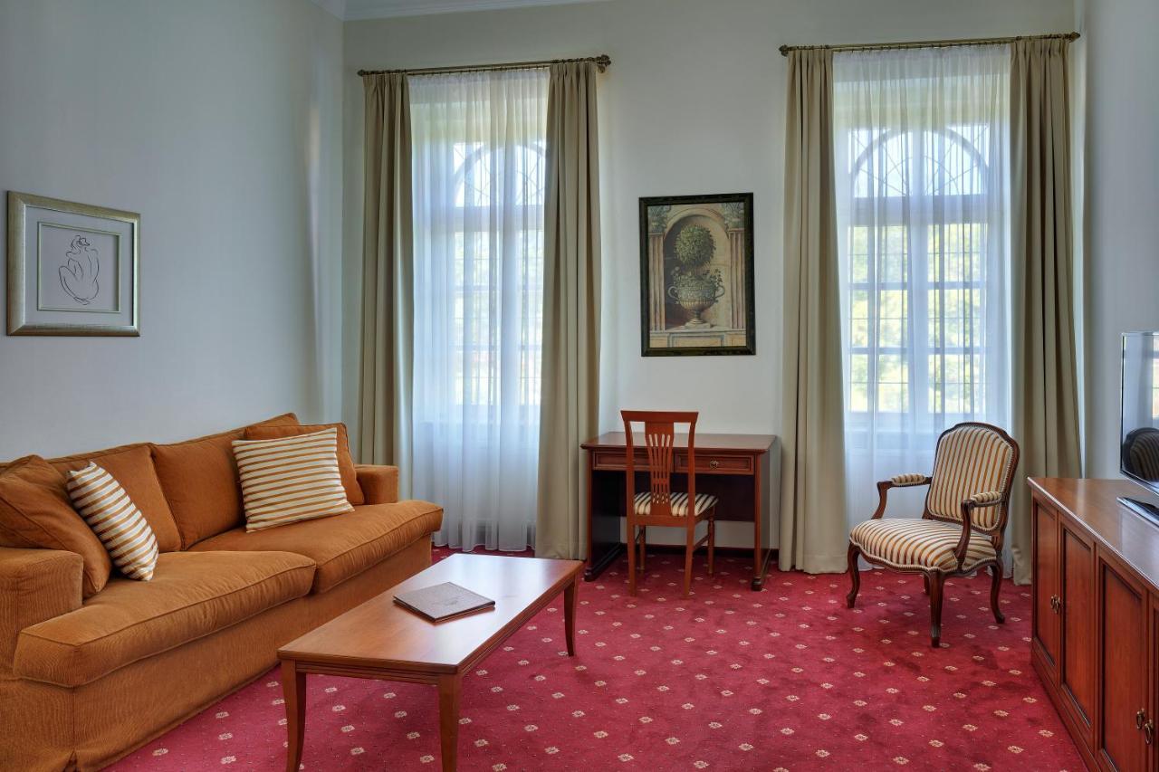 Gourmet Hotel Villa Patriot Марианске-Лазне Экстерьер фото