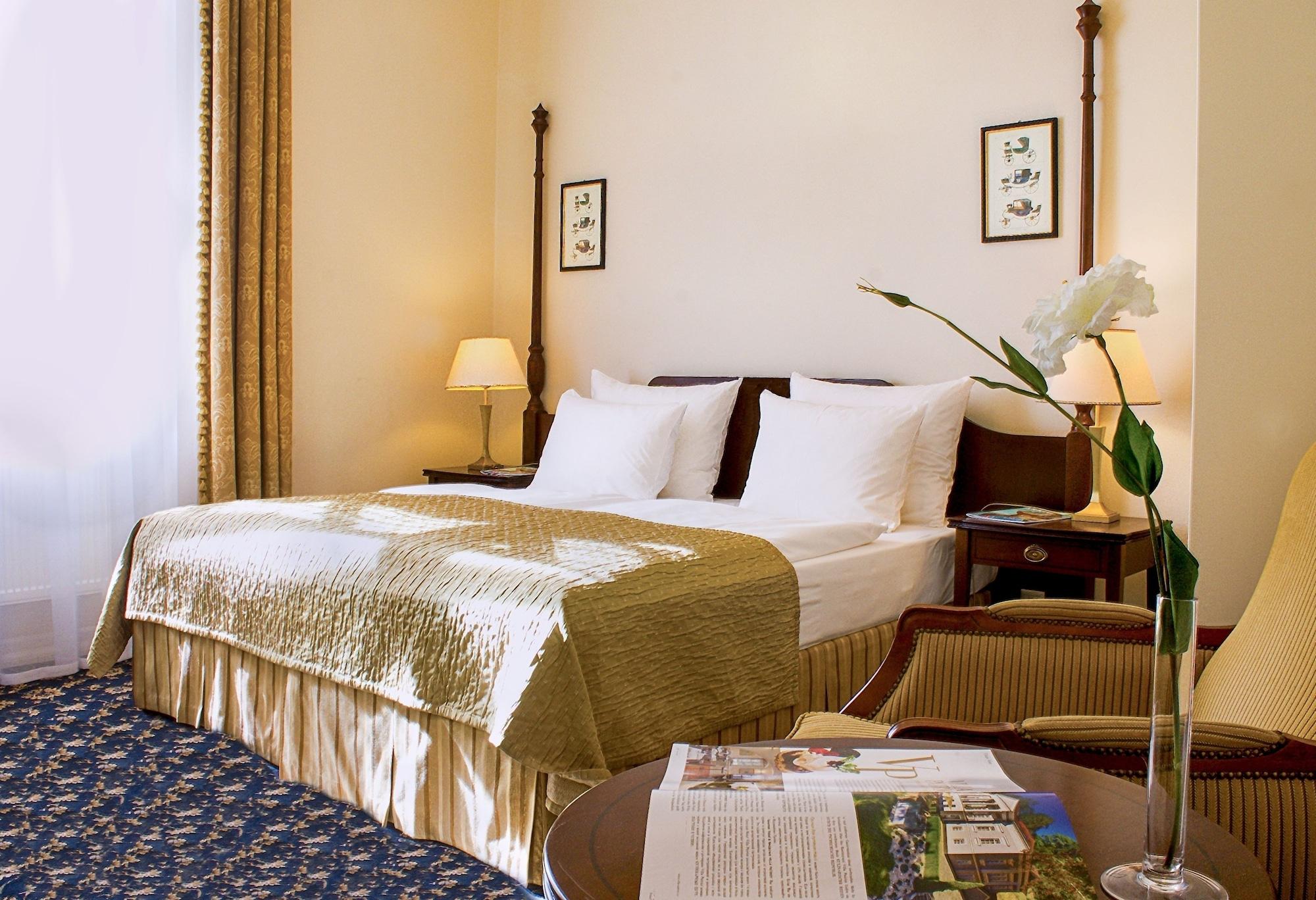 Gourmet Hotel Villa Patriot Марианске-Лазне Экстерьер фото