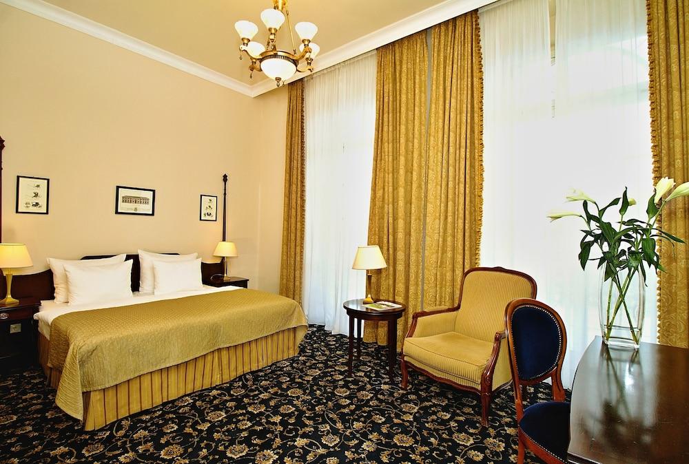 Gourmet Hotel Villa Patriot Марианске-Лазне Экстерьер фото