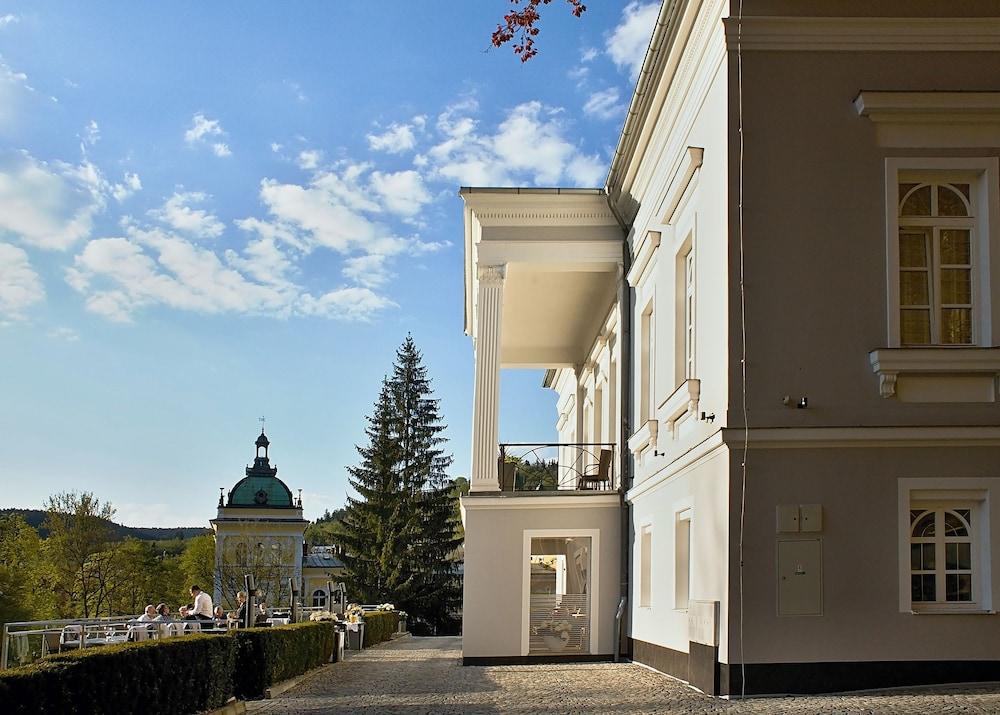 Gourmet Hotel Villa Patriot Марианске-Лазне Экстерьер фото