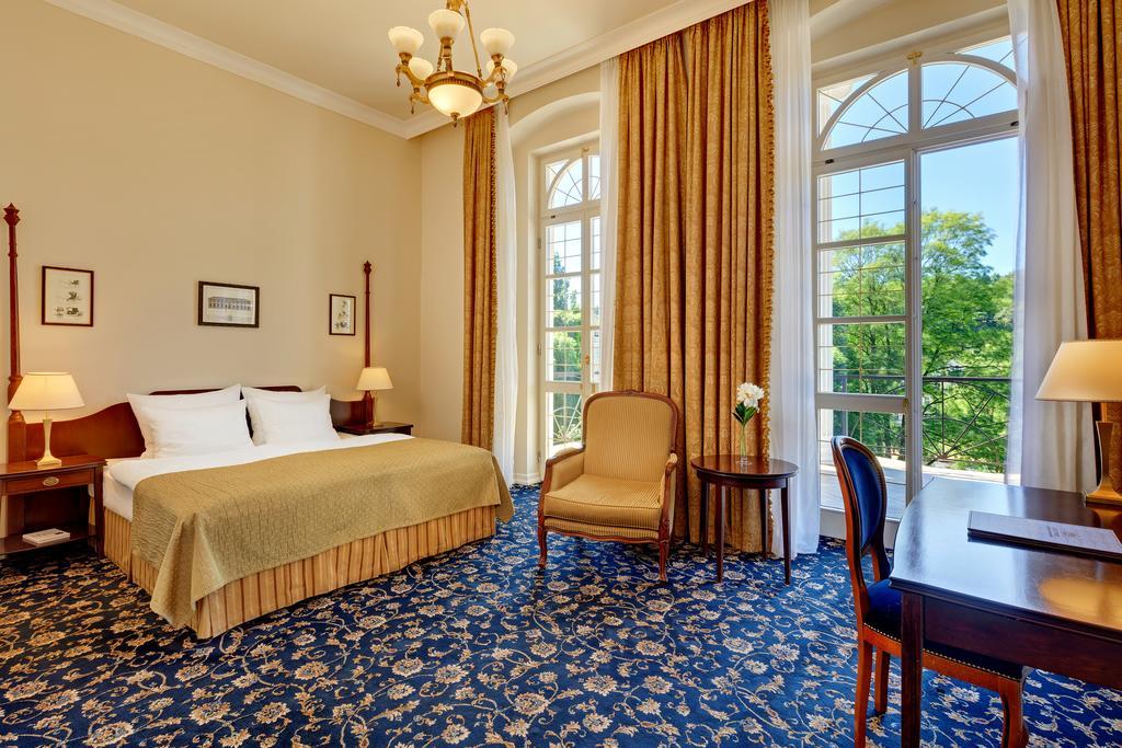 Gourmet Hotel Villa Patriot Марианске-Лазне Экстерьер фото